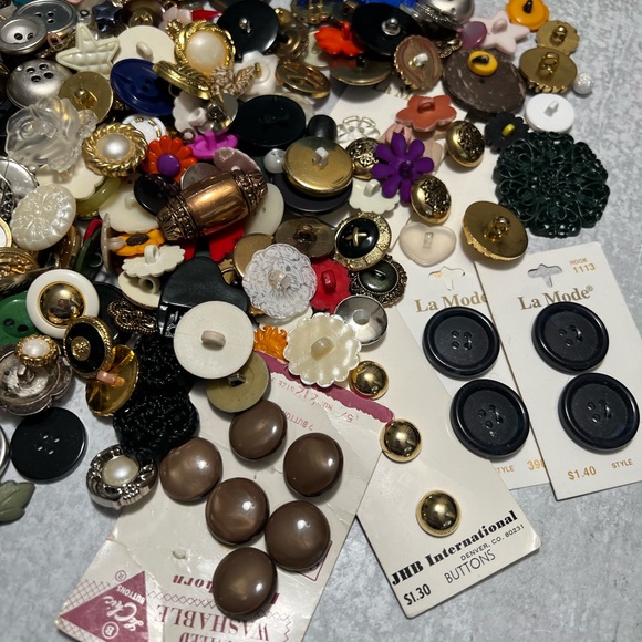 Source Unknown Assorted Button Collection - Multicolor - Picture 8 of 11
